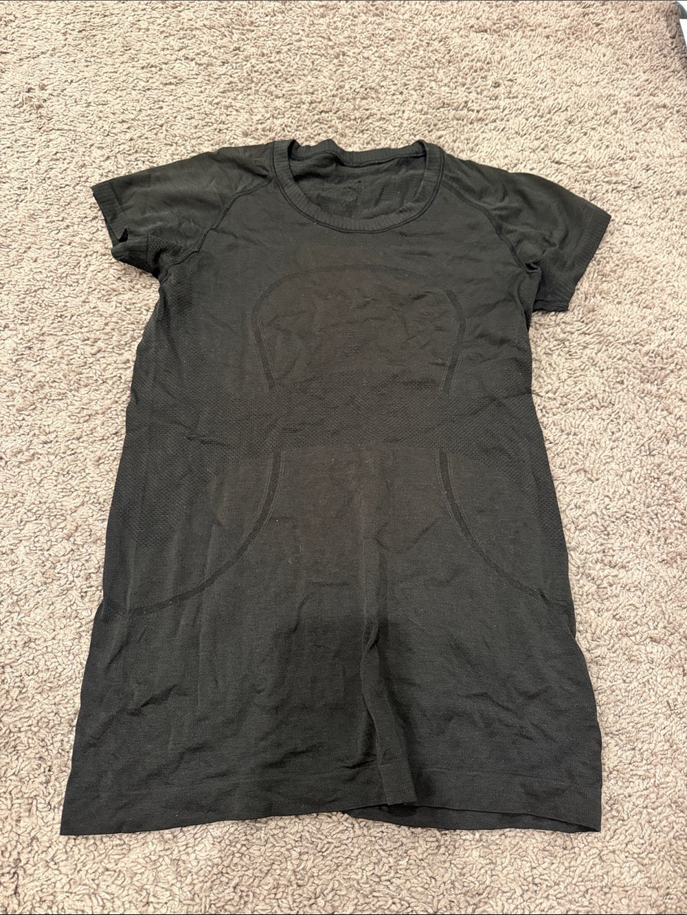 lululemon athletica Black Short Sleeve Tee